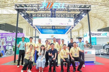Gran inauguración: JWELL Machinery participa en la Feria de Caucho y Plásticos de Hanoi, desarrollando un modelo de fabricación inteligente local en Vietnam.